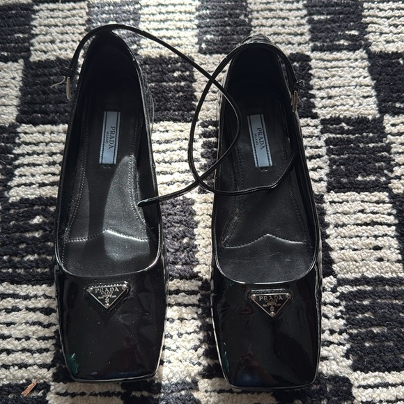 Prada Patent Leather Ballet Flats Size 35.5 - Picture 2 of 6